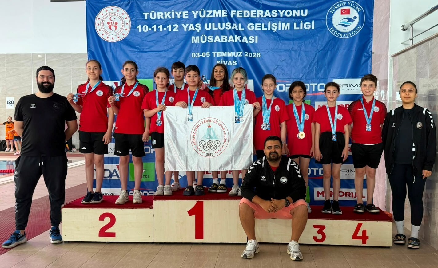 Körfez Gençlerbirliği yüzmede 21’i birincilik olmak üzere 29 madalya kazandı