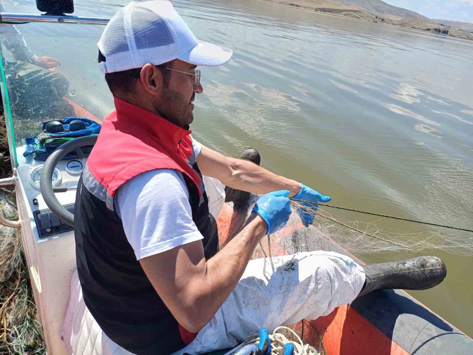 Çorum’da 3 bin 100 metre hayalet ağ ele geçirildi