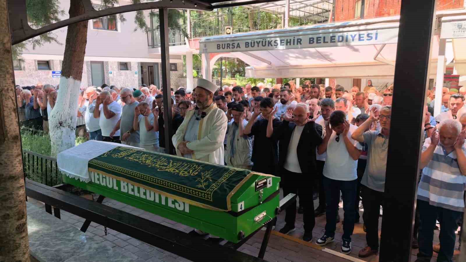Genç uzman çavuş, gözyaşlarıyla son yolculuğuna uğurladı