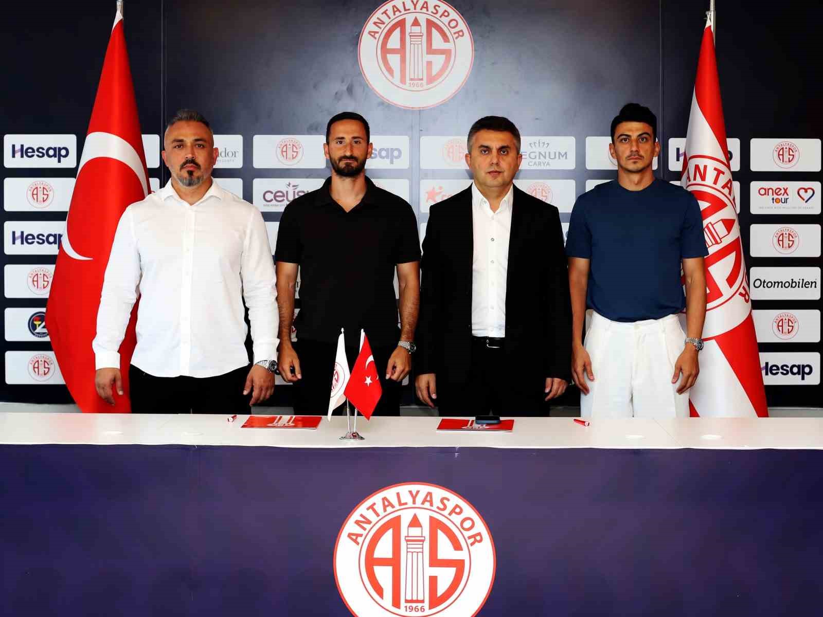 Antalyaspor’da Soner Dikmen ve Erdoğan Yeşilyurt, 2 yıllık sözleşme imzaladı
