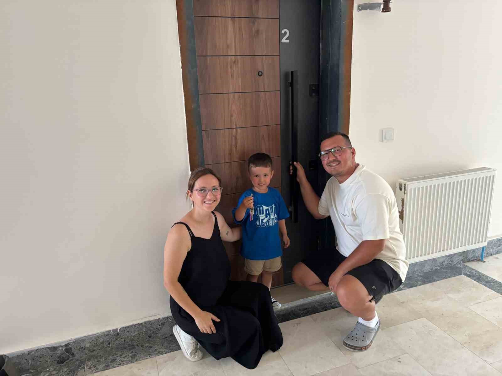 Babaeski’de TOKİ konutlarının anahtar teslim heyecanı yaşandı