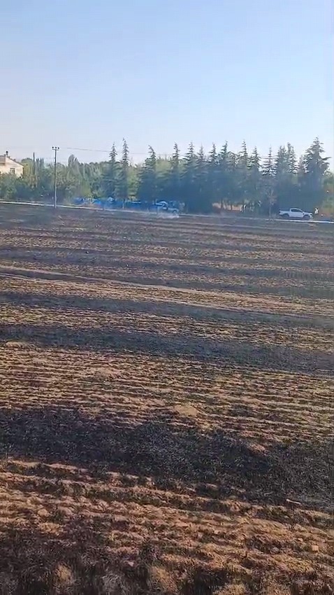 Keskin Mahallesi’ndeki ot yangını büyümeden söndürüldü