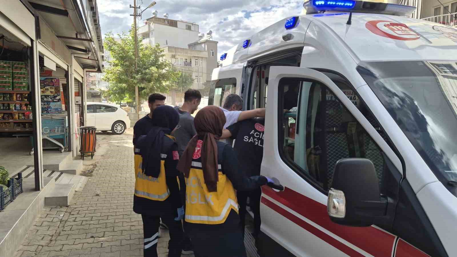 Motosikletle çarpışan otomobil sürücüsü kaçtı: 1 yaralı
