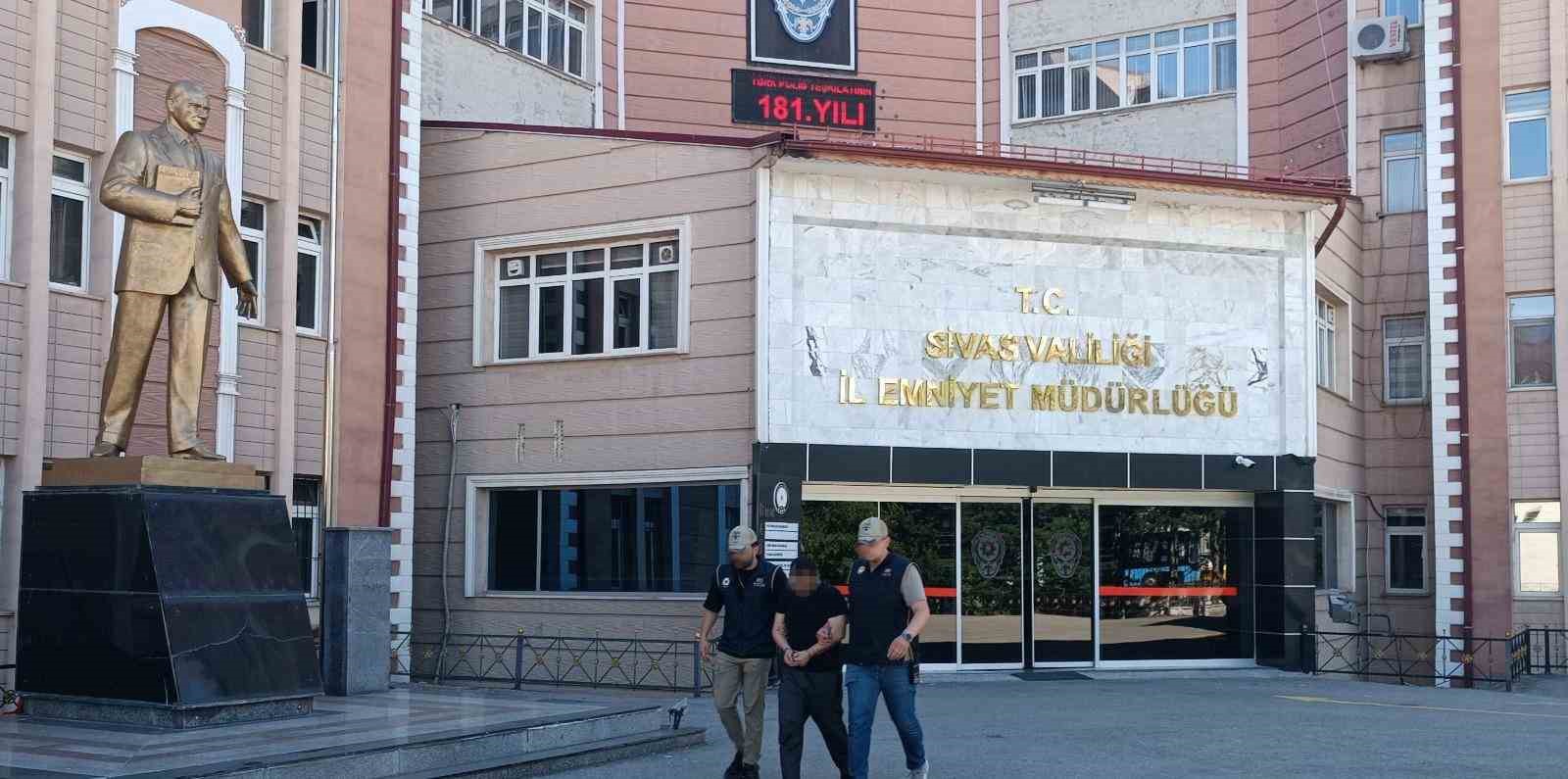 Sivas’ta FETÖ hükümlüsü yakalanarak cezaevine gönderildi