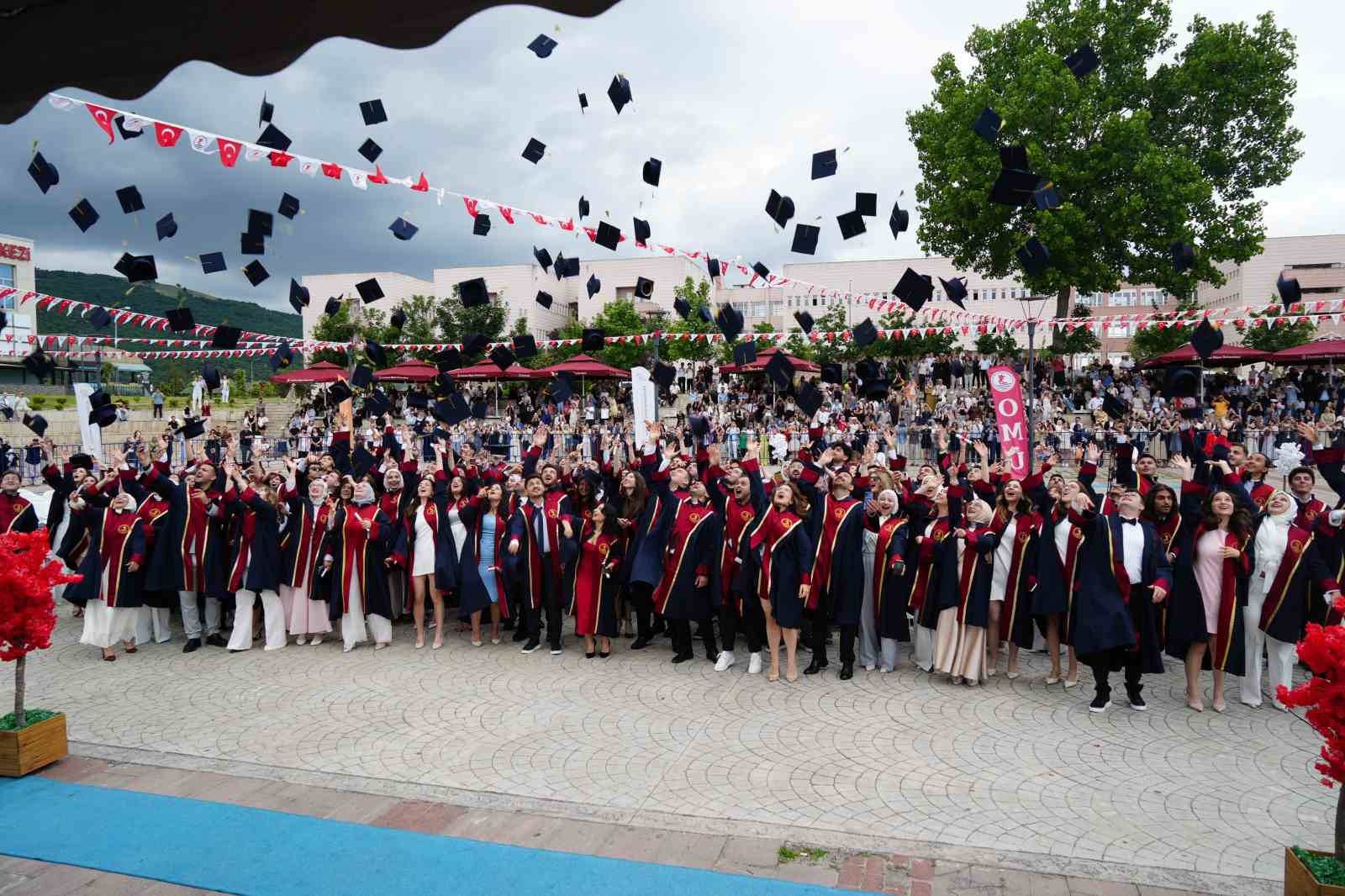 OMÜ Diş Hekimliği Fakültesi 129 mezun verdi