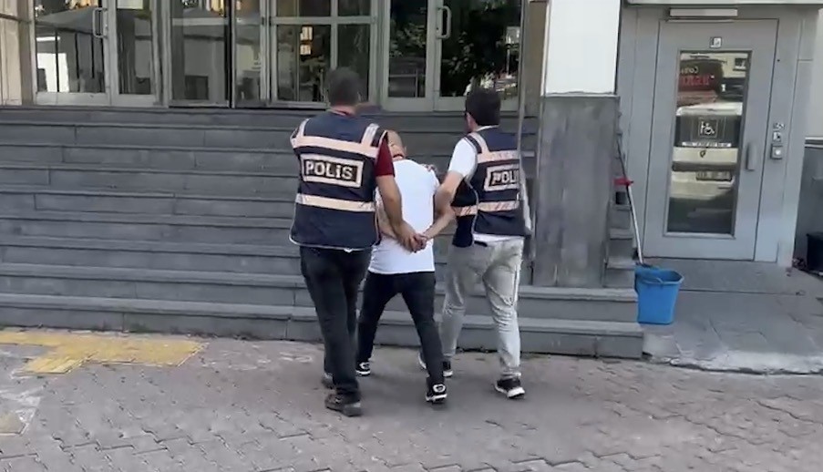 Karşılıksız çek düzenlemekten 52 yıl kesinleşmiş hapis cezası bulunan şahıs yakalandı