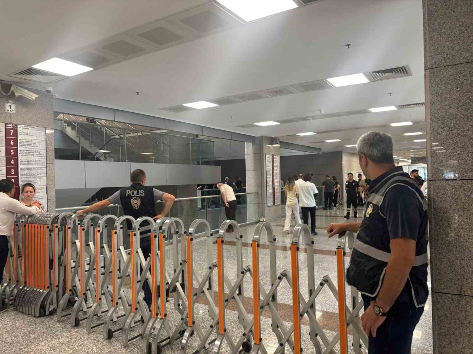 İstanbul Adalet Sarayı’nda hırsızlık zanlısı intihar etti