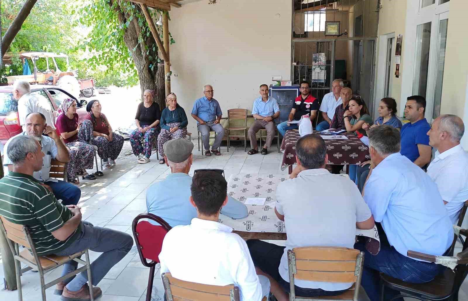 Avcılar Mahallesi’nde Buzağı bakım ve beslenmesi eğitimi