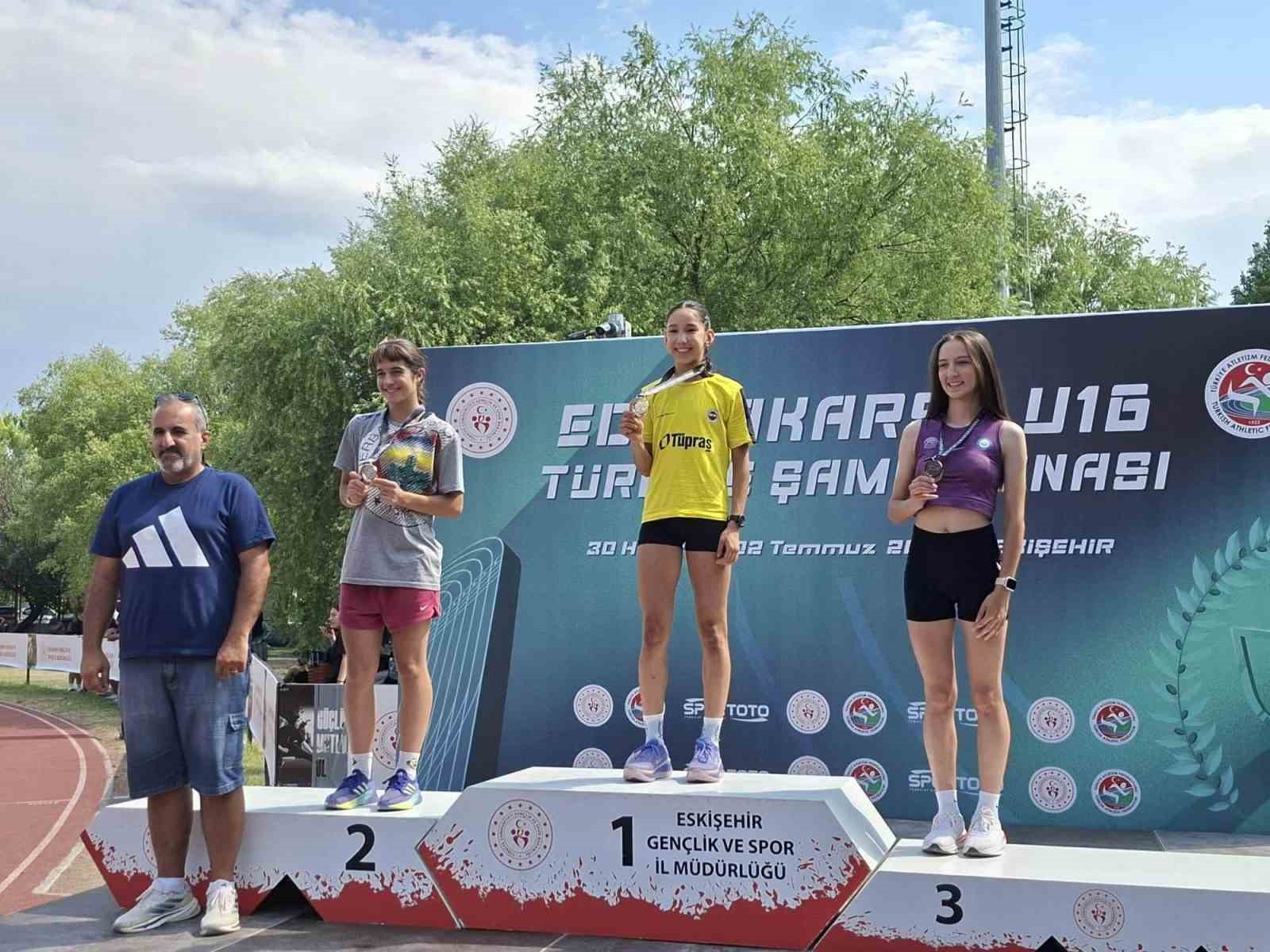 Bilecikli sporcudan bronz madalya
