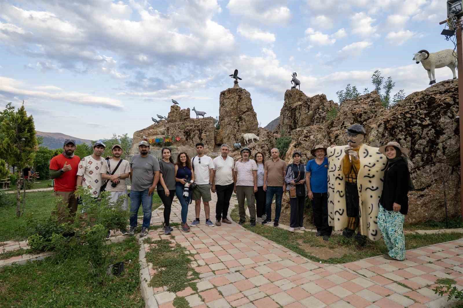 Fotono21, Hakkari’nin etkileyici coğrafyasını fotoğrafladı
