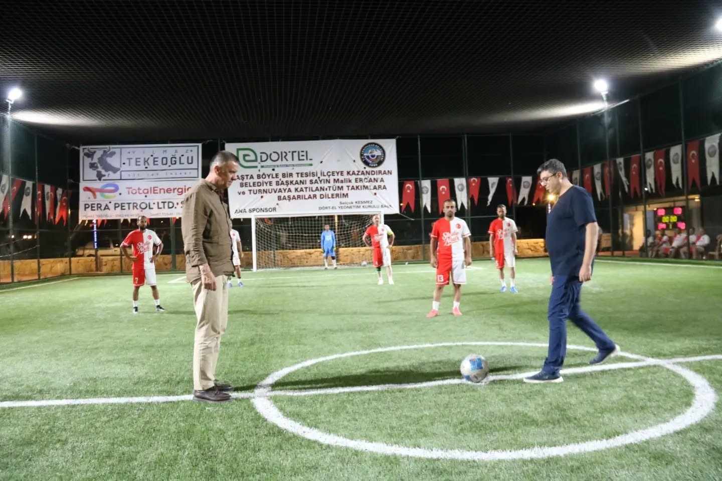 Yenipazar’da Mahmut Öz Halı Saha Turnuvası başladı