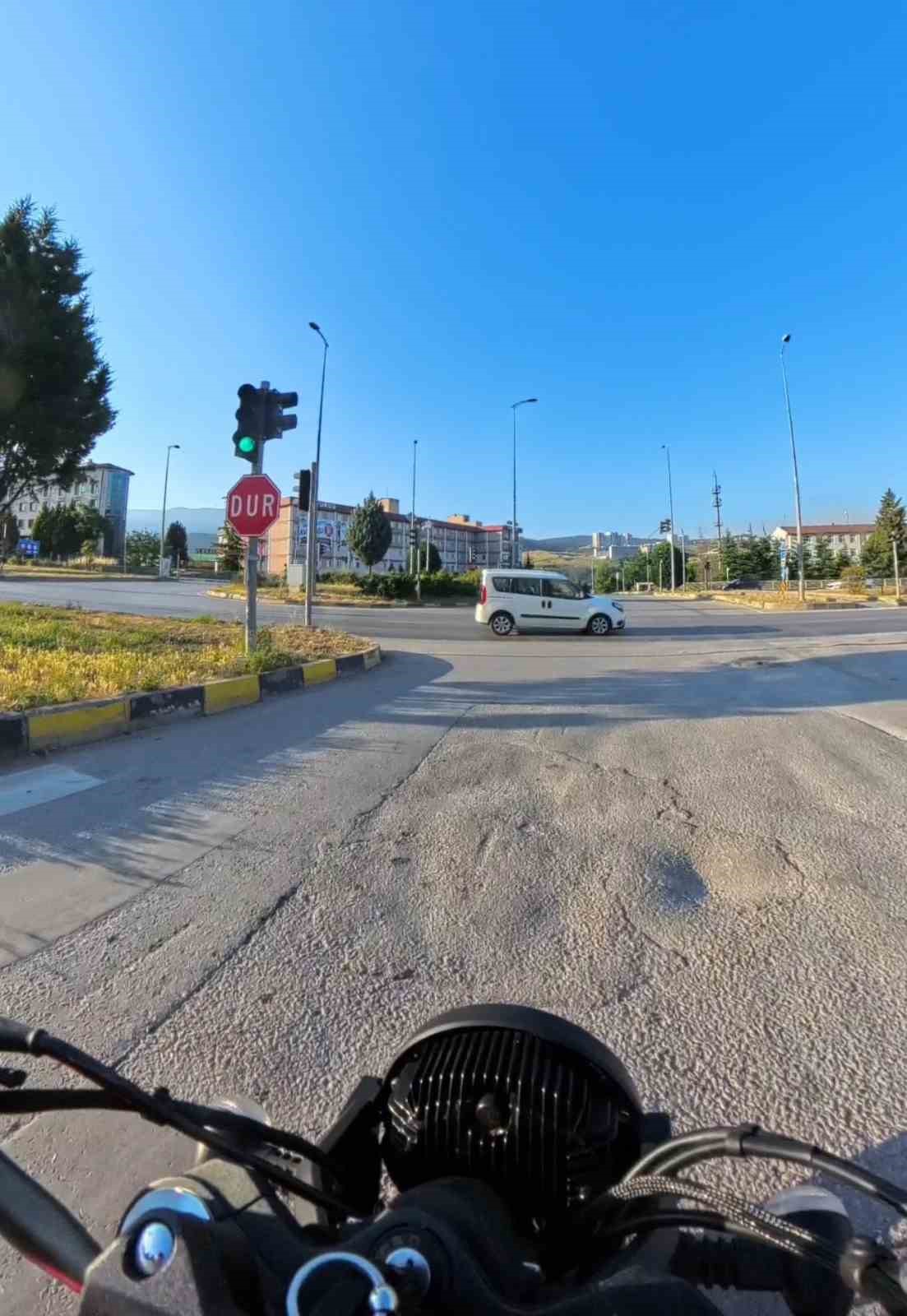 Feci kazaların yaşandığı kavşakta kırmızı ışık ihlali kamerada