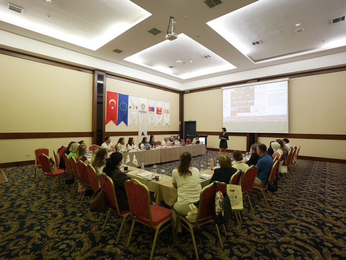Denizli Büyükşehir, kadın dostu kent için yol haritasını oluşturuyor