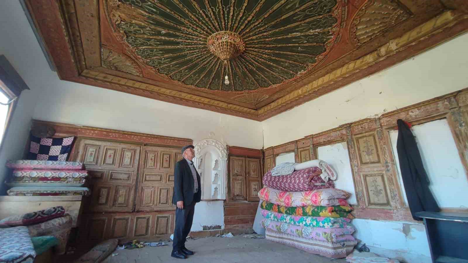 200 yıllık Karacabey Konağı ve tarihi hamamı ilgi bekliyor