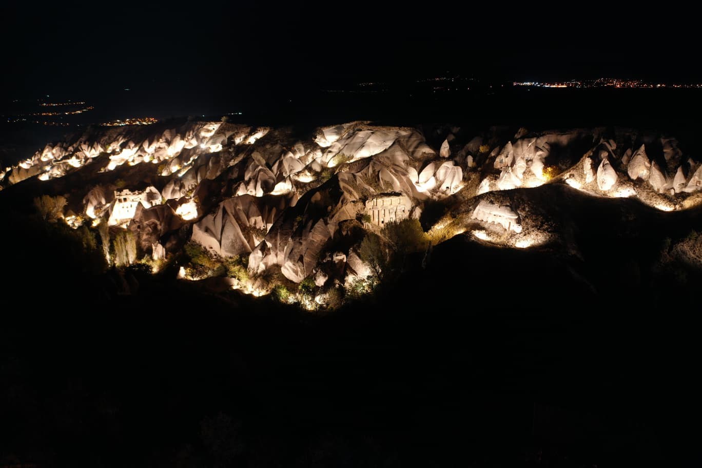 Kapadokya gün batımından sonra da mest ediyor