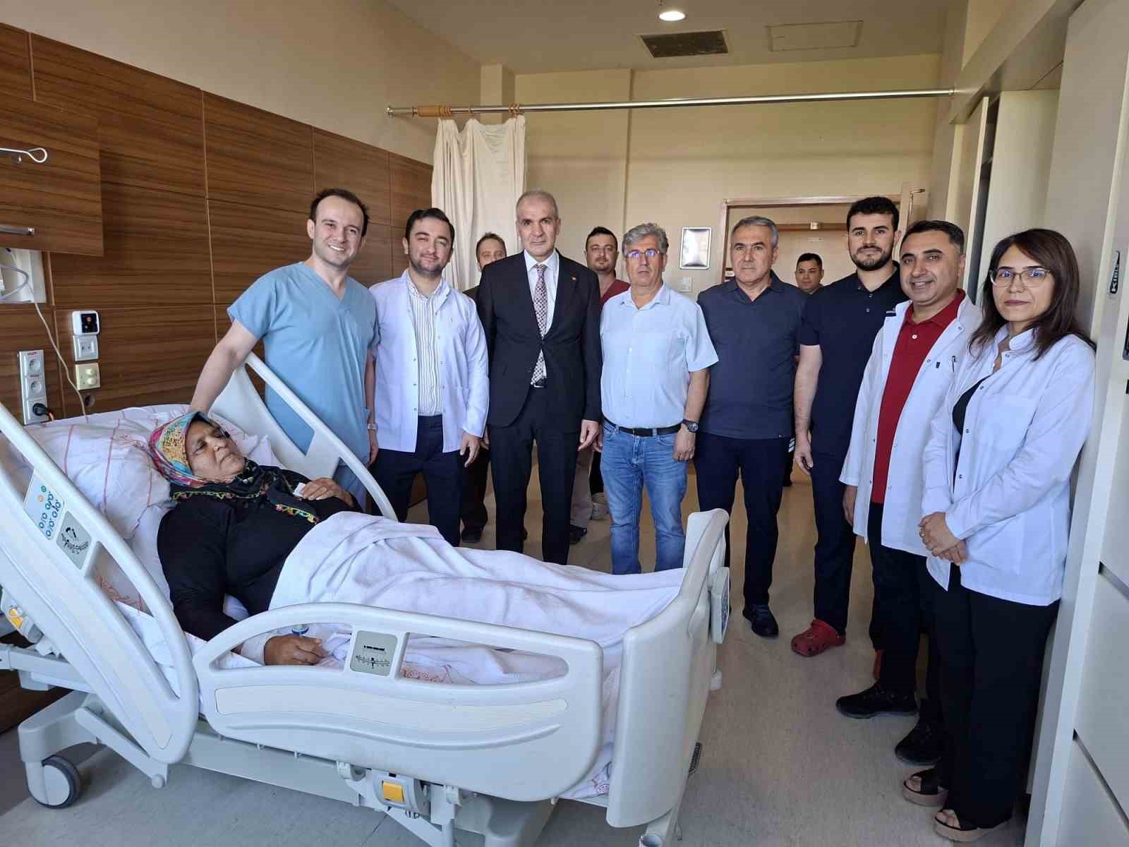 Endoskopik hipofiz ameliyatı multidisipliner gerçekleştirildi