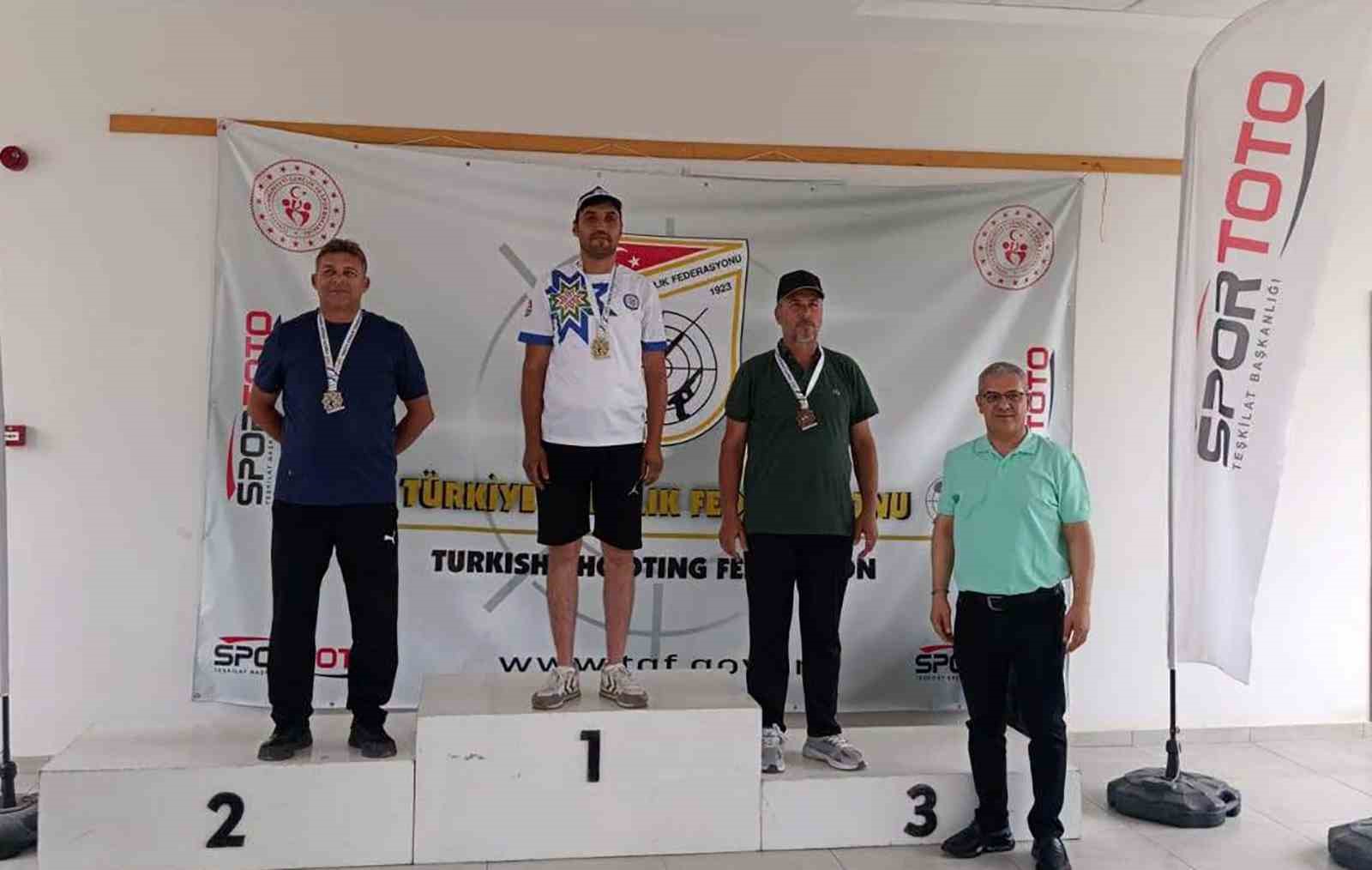 Büyükşehir sporcularından çifte başarı