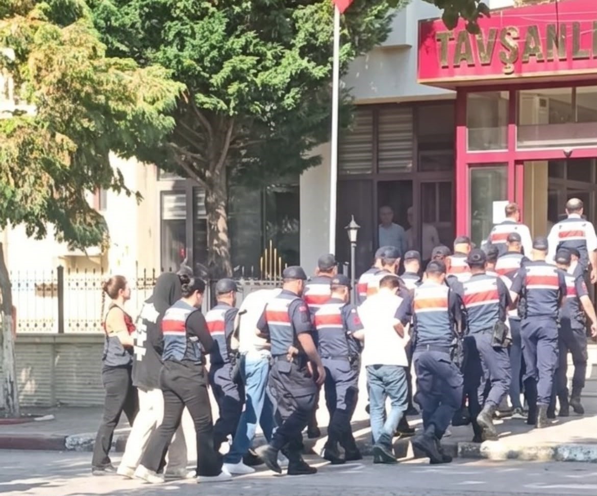 Kütahya’da yasa dışı bahis operasyonu, 8 şüpheli adli kontrolle serbest