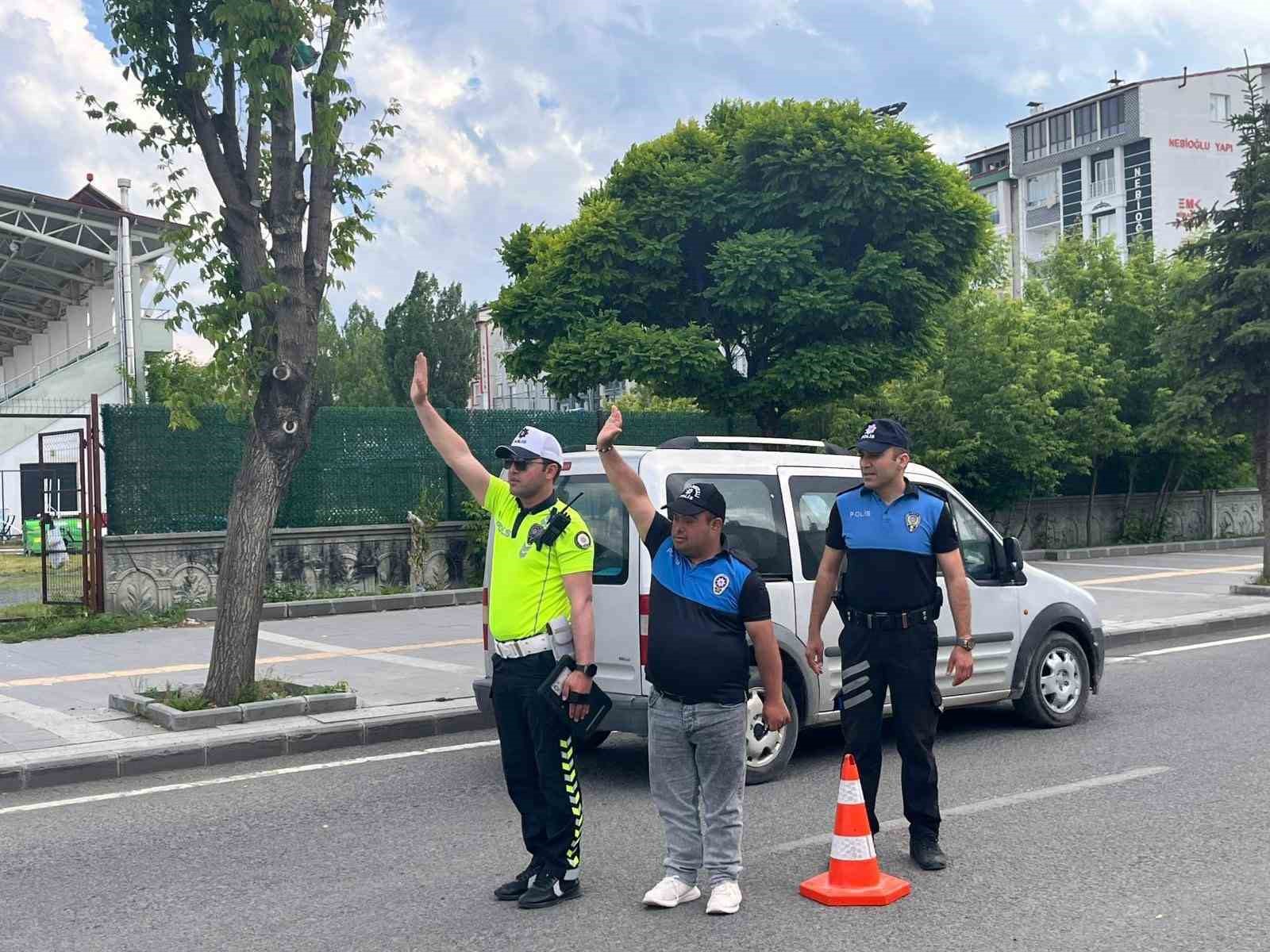 Kars’ta özel gereksinimli gencin polislik hayali gerçek oldu