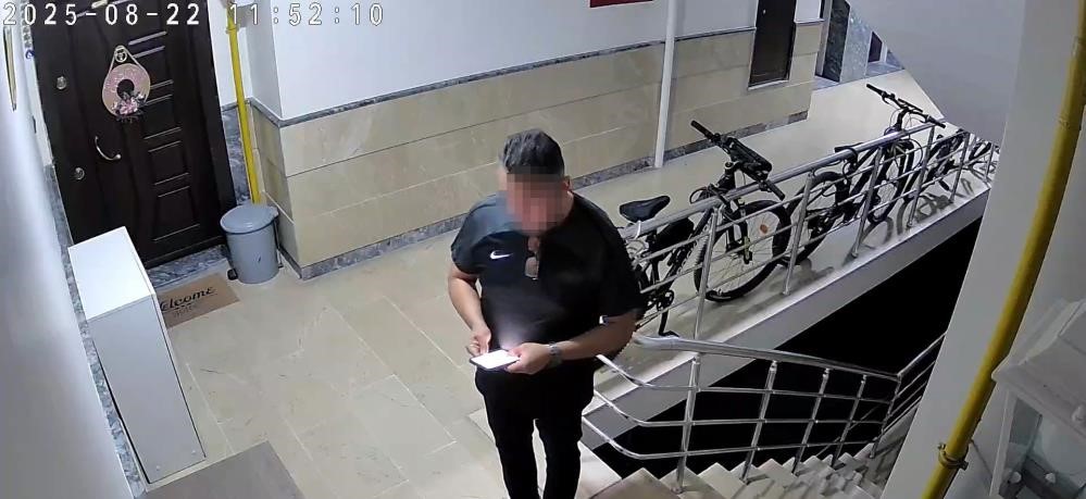 Görevlinin karısını öldüren sanığın yargılanmasına devam edildi