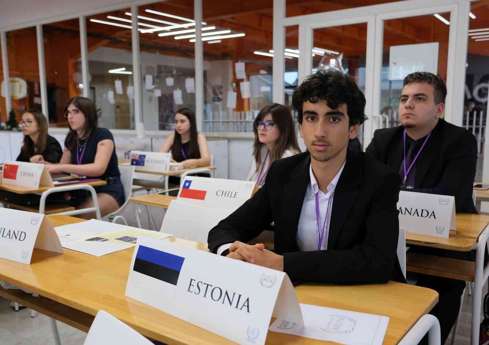 Bursa’nın genç diplomatları Şahinkaya MUN’26 Konferansında buluştu