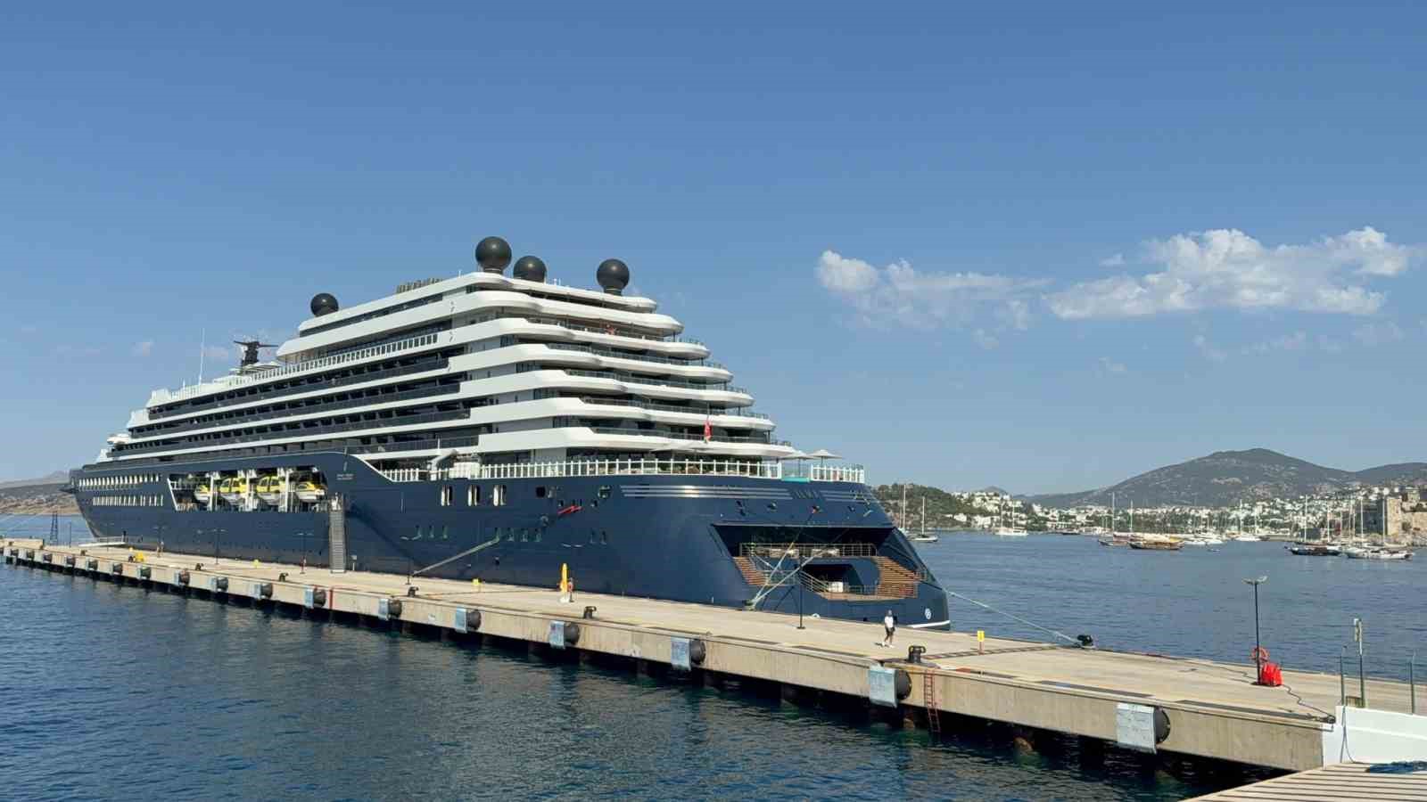 Ultra lüks kruvaziyer yeniden Bodrum’da