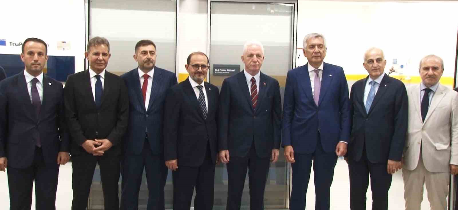 YTÜ Yıldız Teknopark ve İSO’dan yüksek katma değerli üretim hamlesi: Endüstriyel Tasarım ve Prototipleme Merkezi açıldı