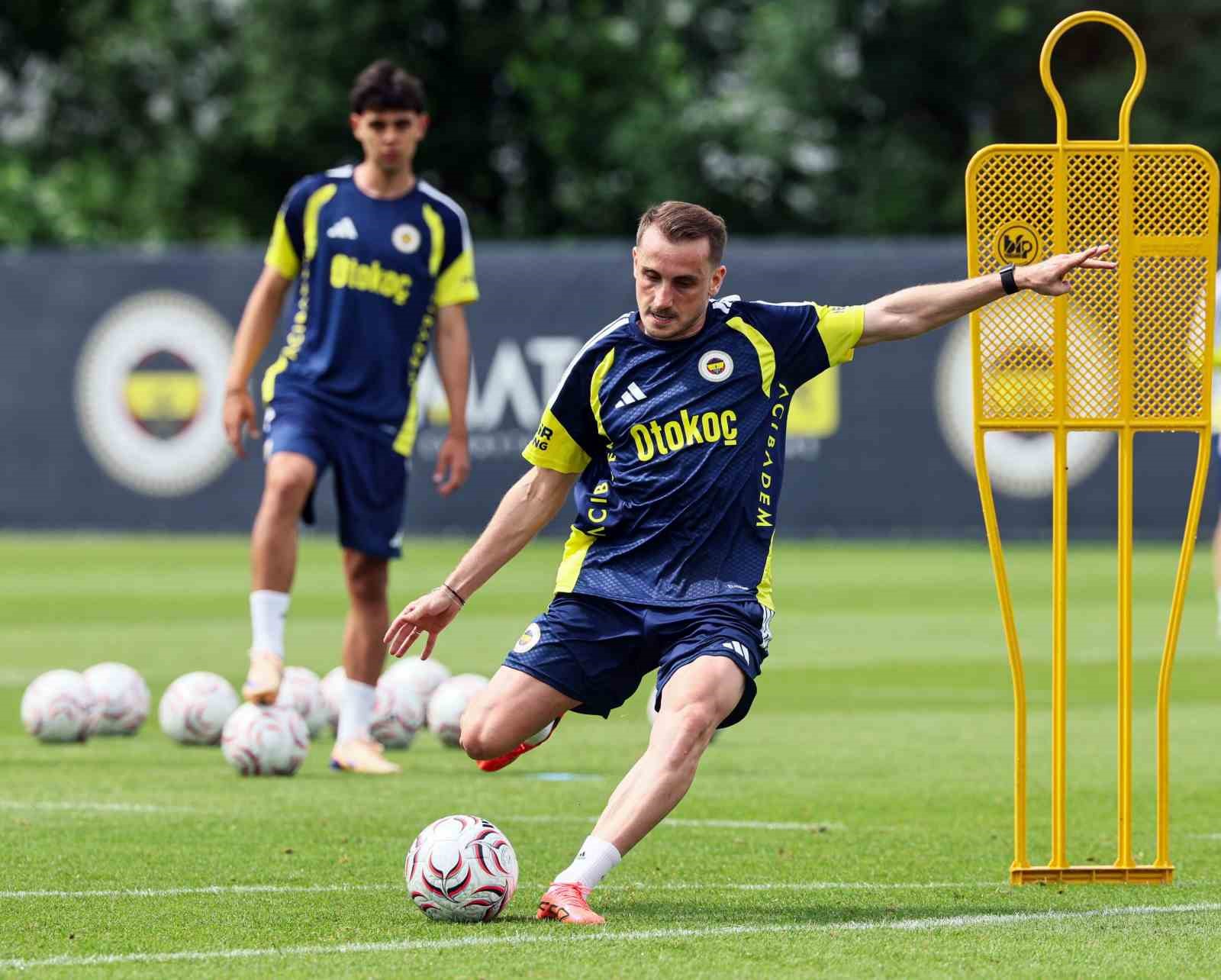 Fenerbahçe yeni sezon hazırlıklarına devam ediyor