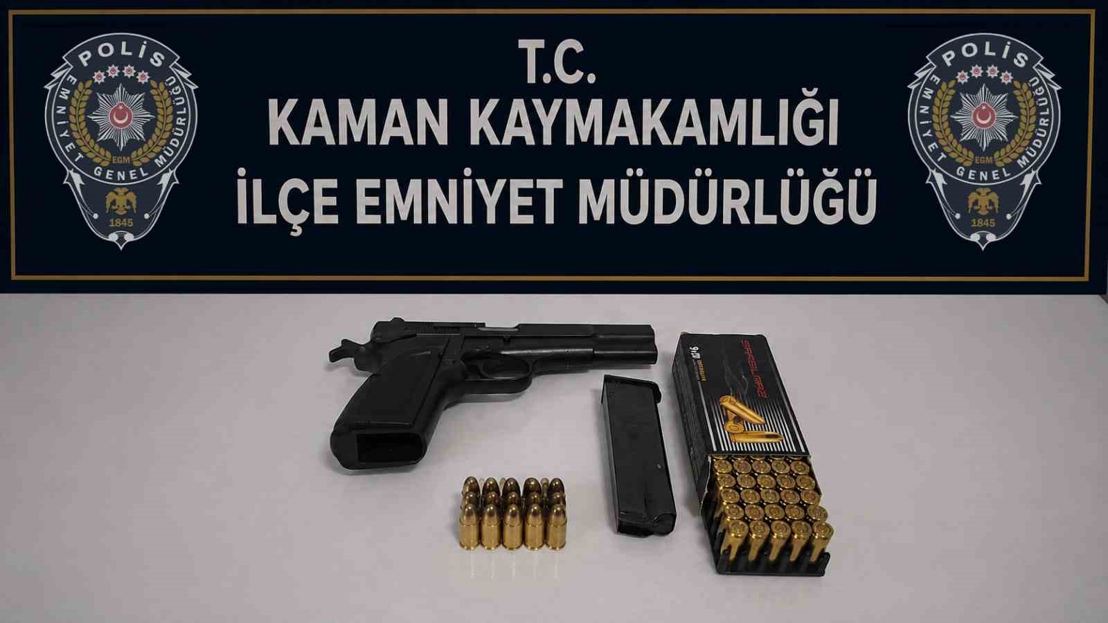 Kaman’da ruhsatsız tabanca ve 52 fişek ele geçirildi