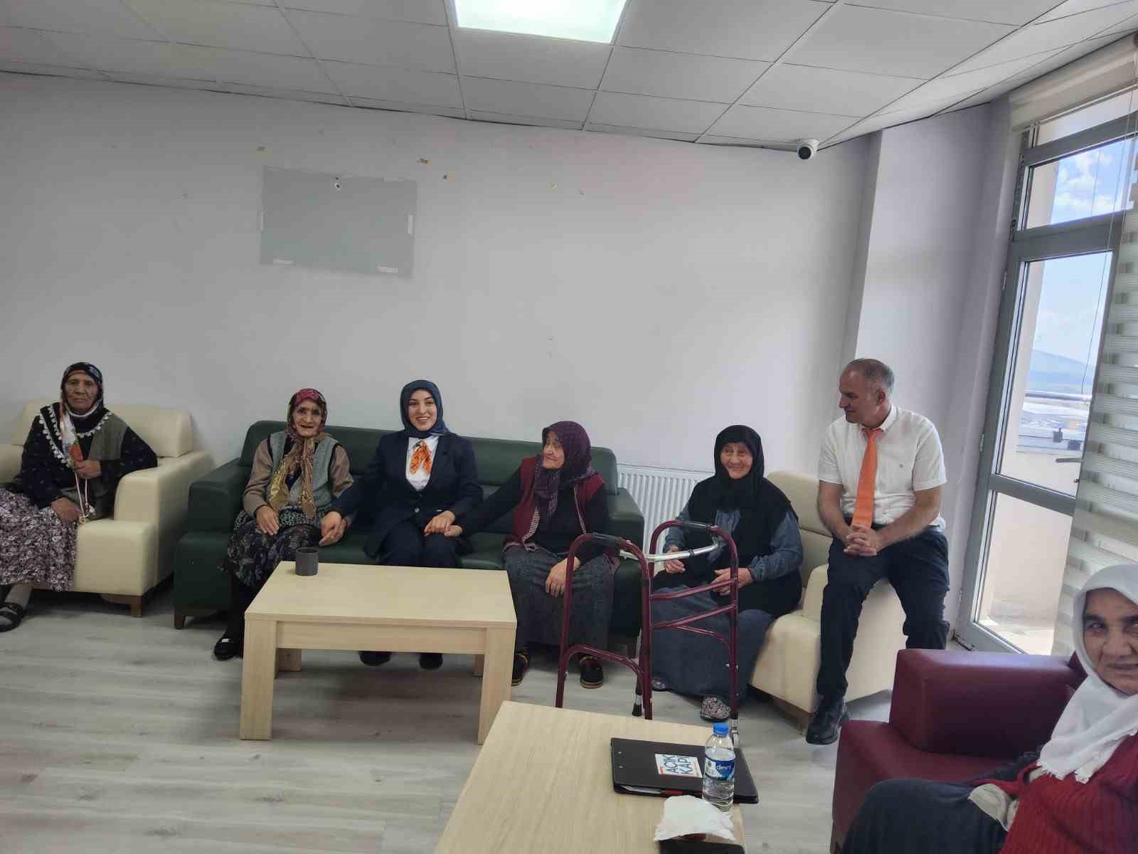 Kars Açık Kapı’dan huzurevi sakinlerine anlamlı ziyaret