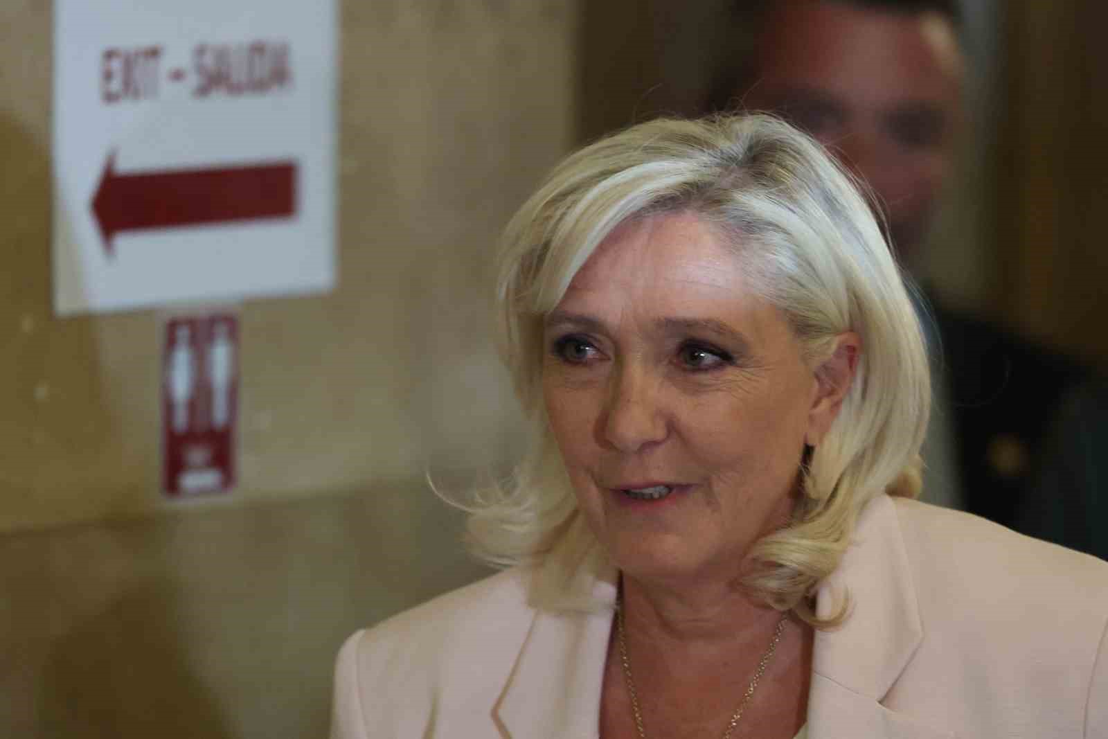 Fransa’da Marine Le Pen’e 3 yıl hapis ve 45 ay siyasi yasak