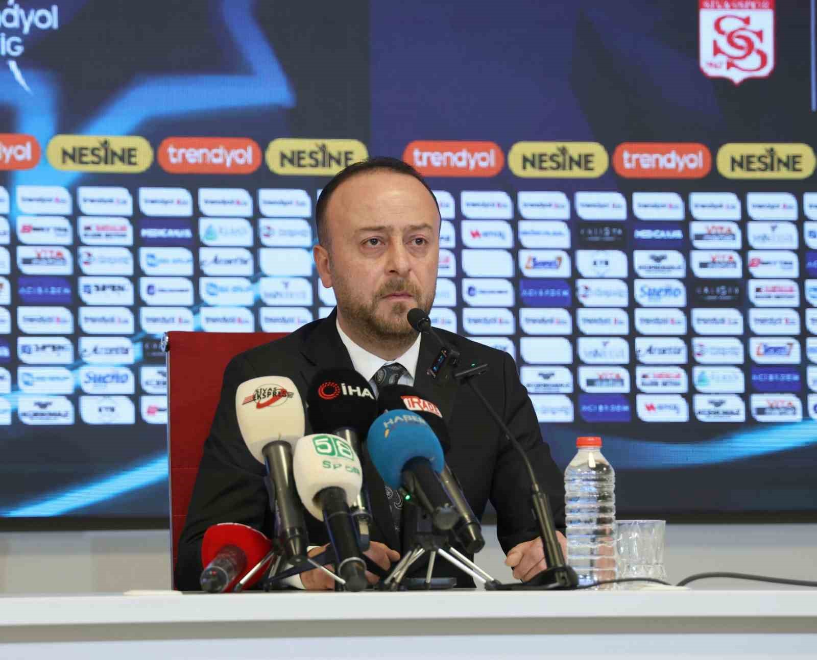 Sivasspor’da Burak Özçoban yeniden aday