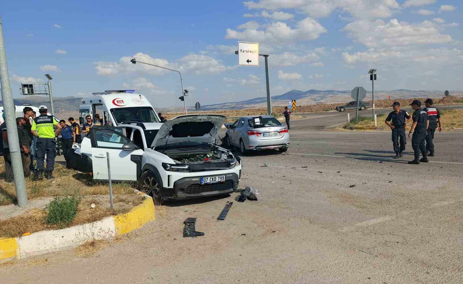 Kırıkkale’de iki otomobil çarpıştı: 6 yaralı