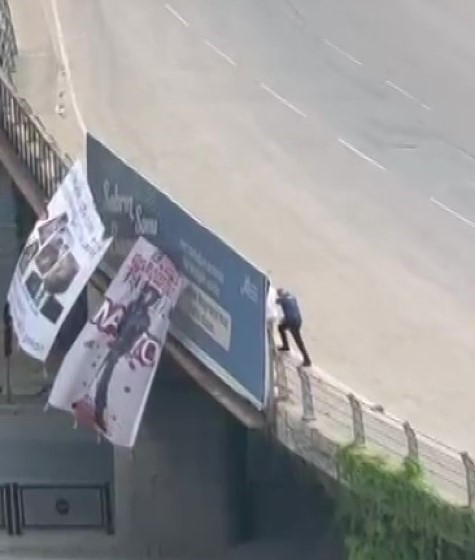 Adana’da köprüye NATO protestosu için pankart asan şahıs gözaltına alındı