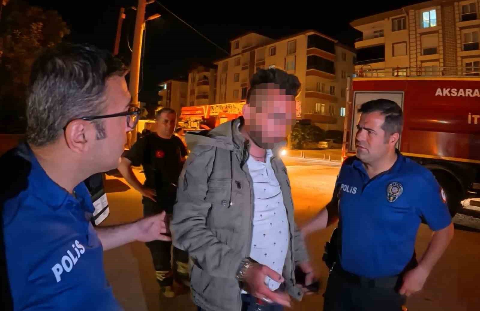 Aracı yakmak istedi, olay yerini gözlemlerken böyle yakalandı