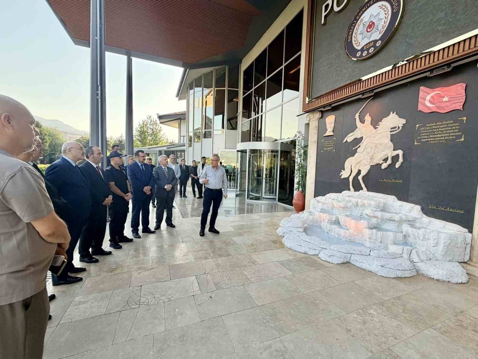 Denizli’de Miryokefalon Zaferinin tarihi mirasını yaşatacak anıt törenle açıldı