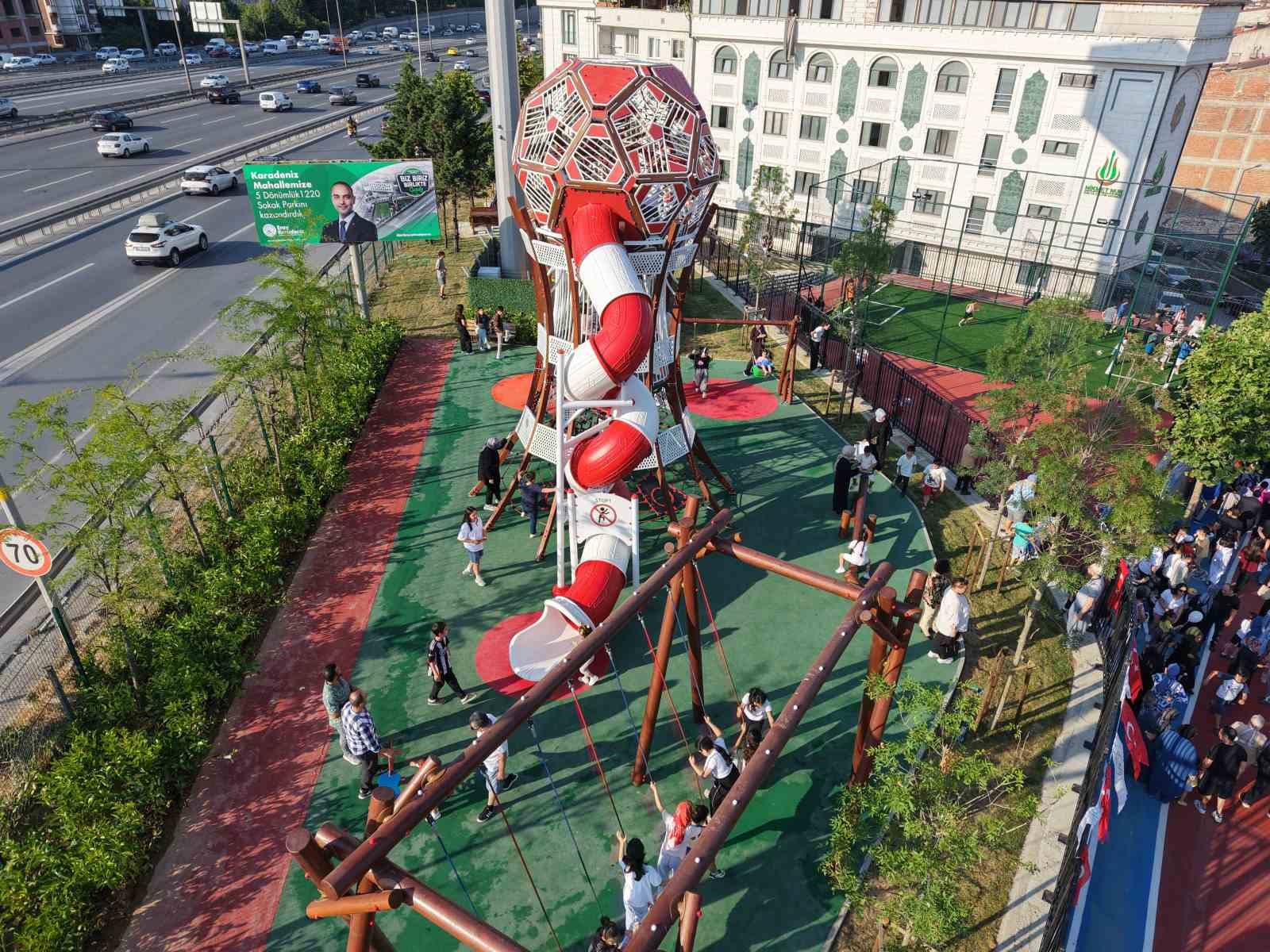 Gaziosmanpaşa’da Dünya Kupası temalı park törenle açıldı