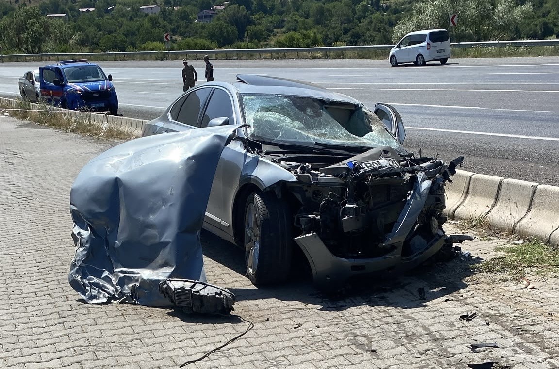 Tatvan’da zincirleme trafik kazasında 5 kişi yaralandı