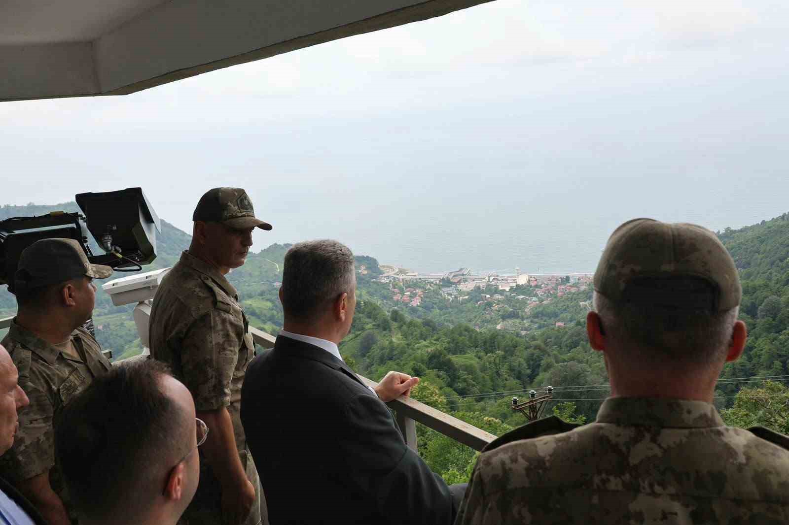 Artvin Valisi Ergün’den Gürcistan sınır karakollarında denetim