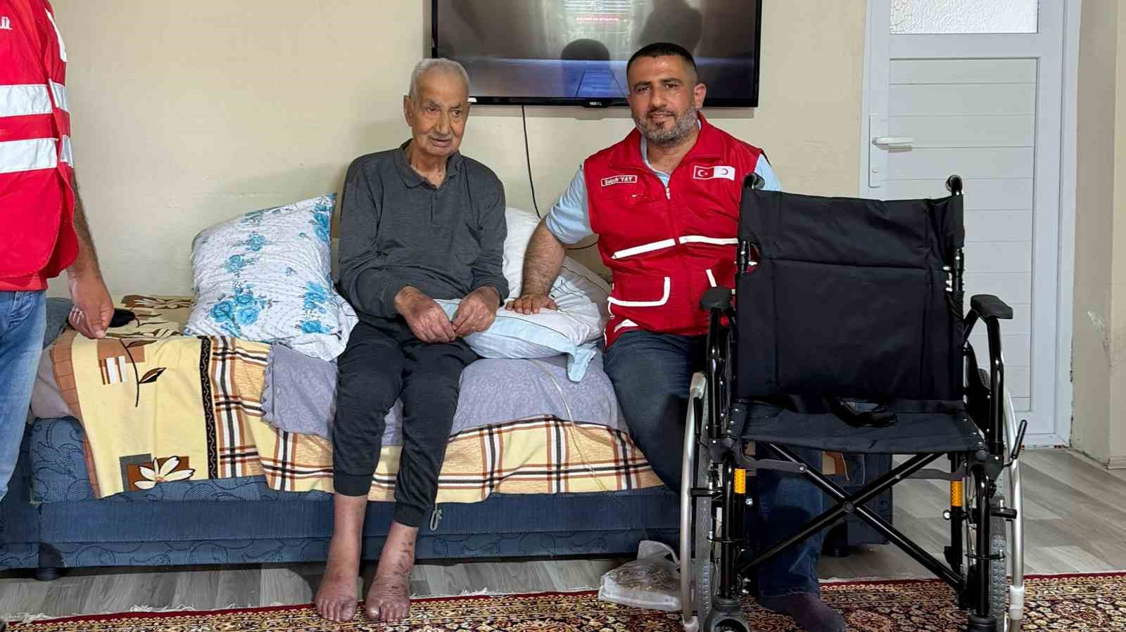 Muradiye Kızılay’ı engelleri kaldırmaya devam ediyor