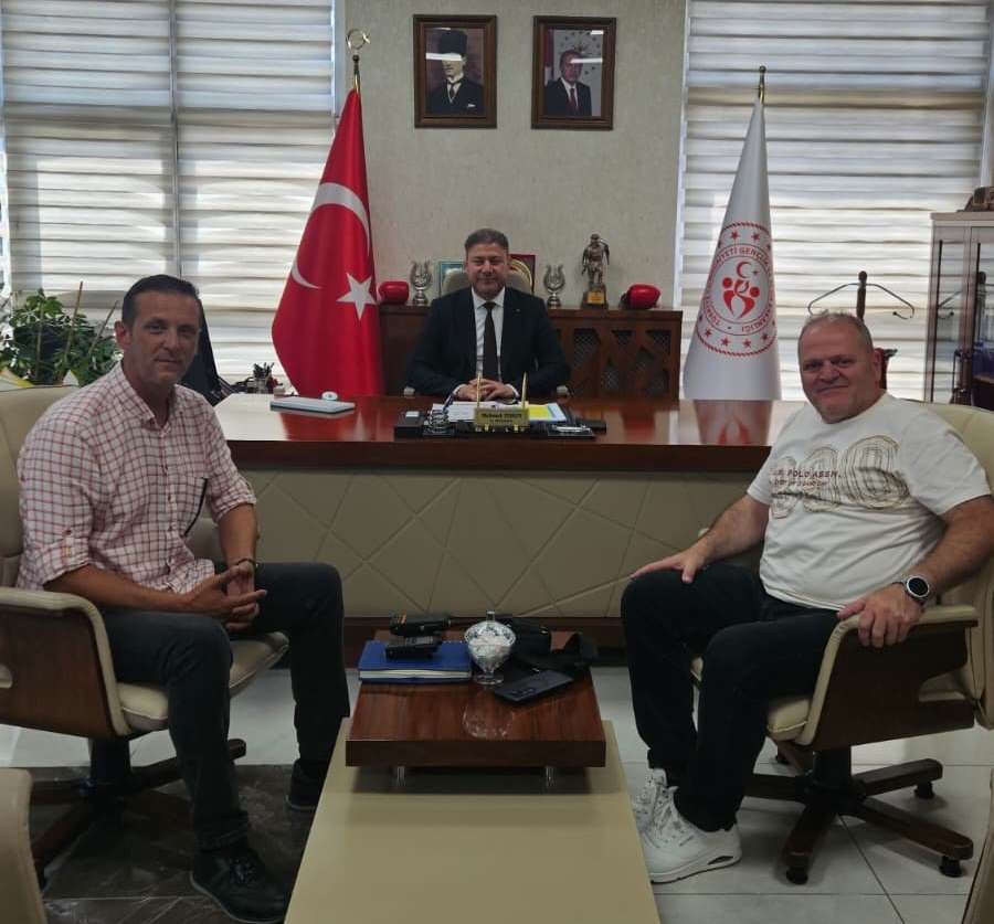 İHAKUT Havacılık Spor Kulübü’nün Van temasları