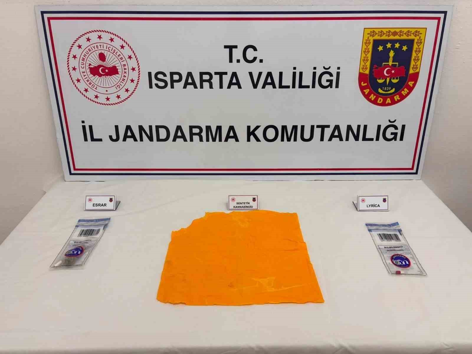 Isparta’da 10 bin kullanımlık sentetik uyuşturucu ele geçirildi: 1 tutuklama