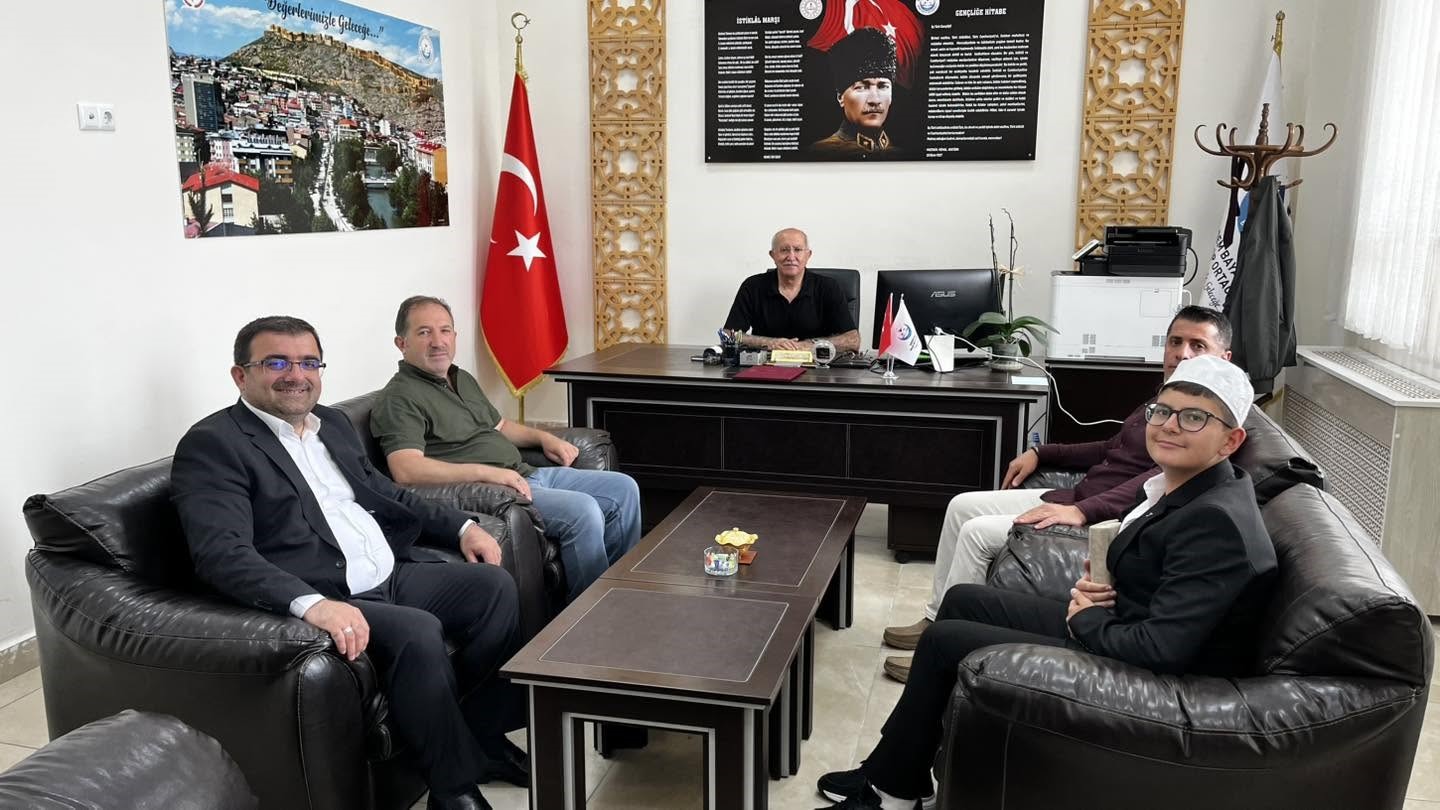 Örgün eğitimle birlikte hafızlık programı 152’nci mezununu verdi