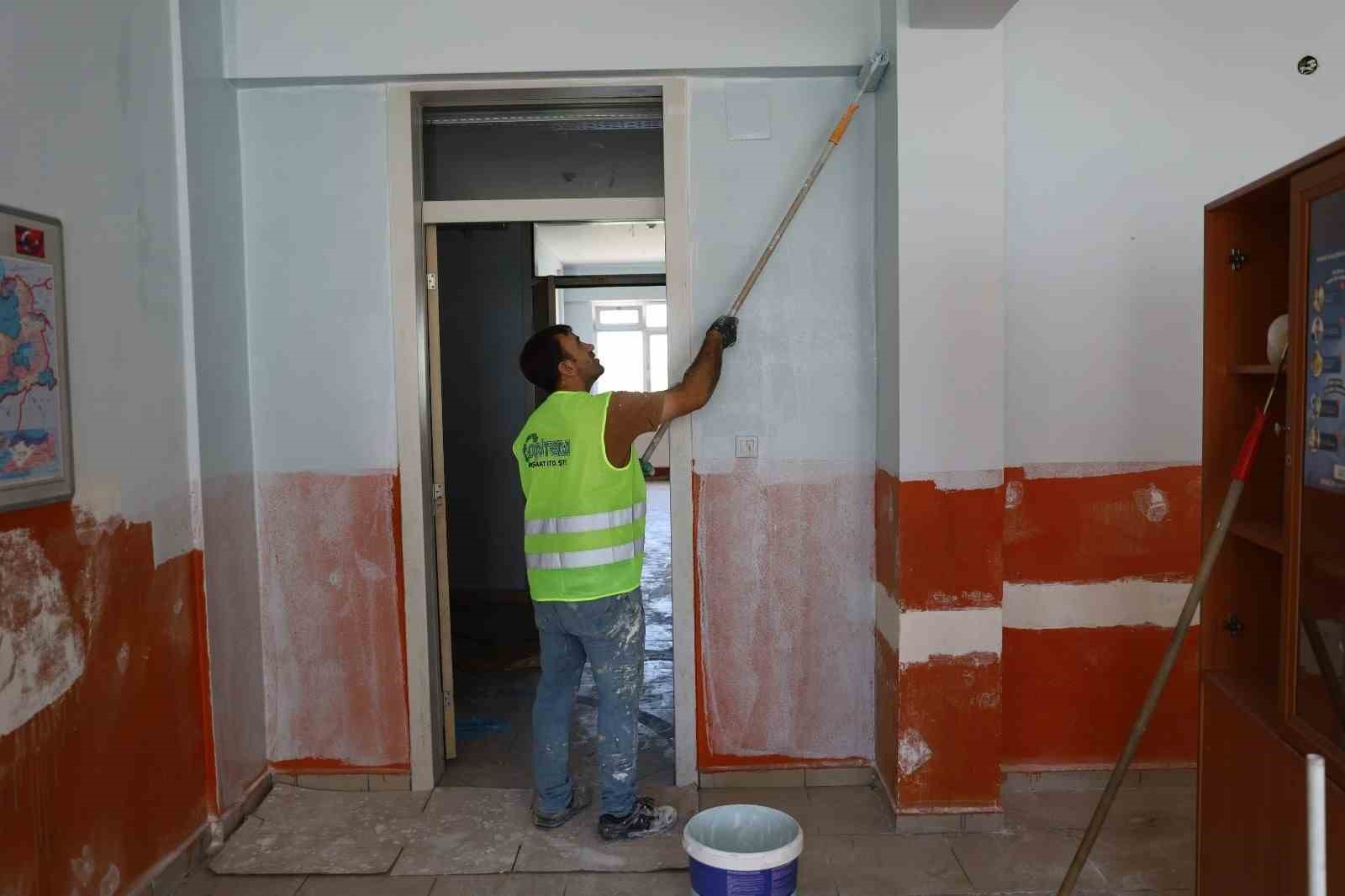 Eğitim yuvaları Büyükşehir’le yenileniyor
