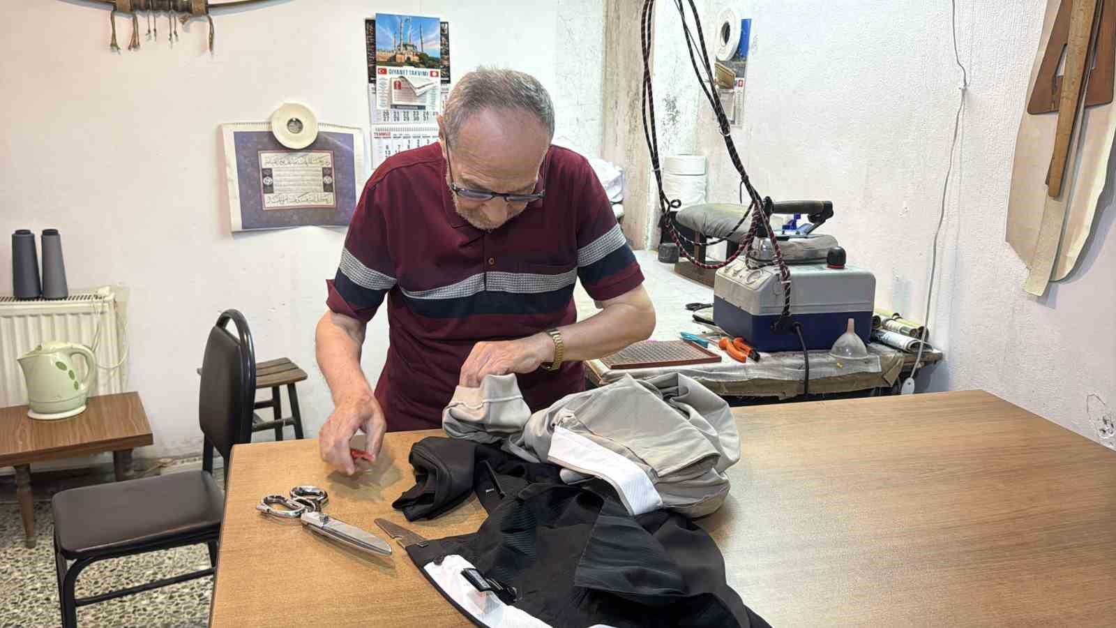 Çocuk yaşta başladı, 61 yıldır iğne ipliği elinden bırakmadı