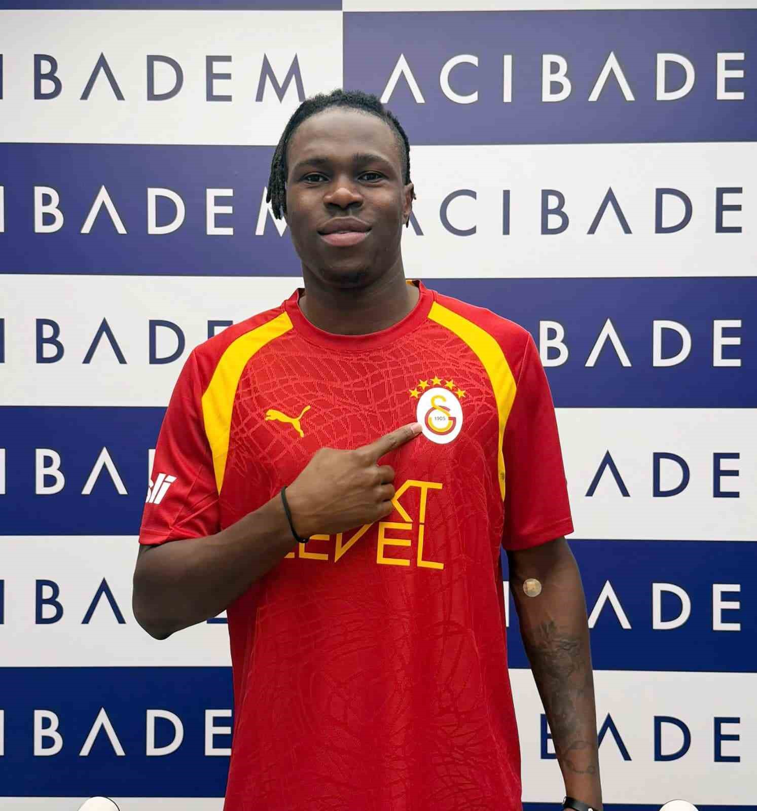 Galatasaraylı futbolcular sağlık kontrolünden geçti