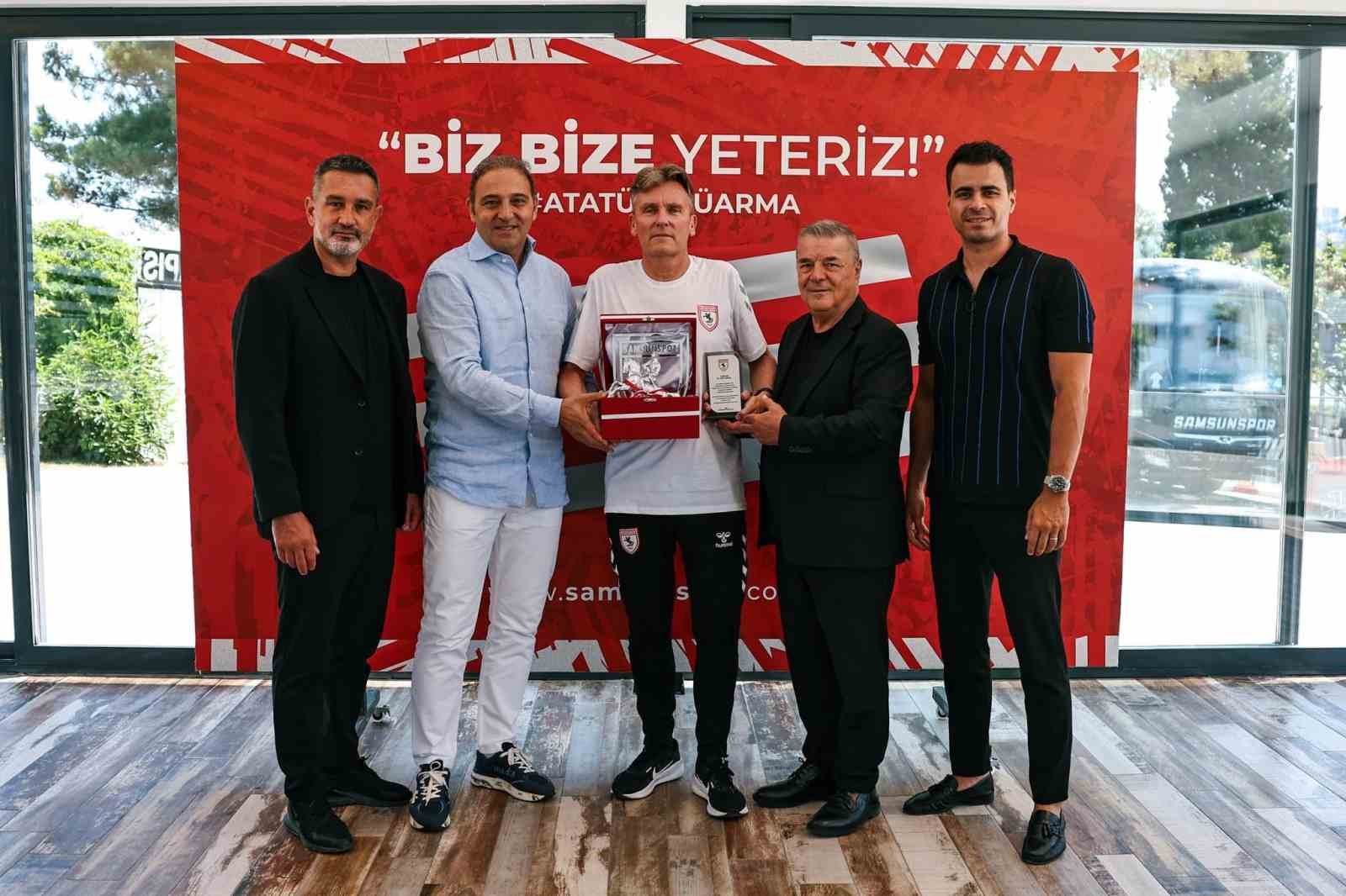 Samsunspor, Cedric Cattenoy ile vedalaştı