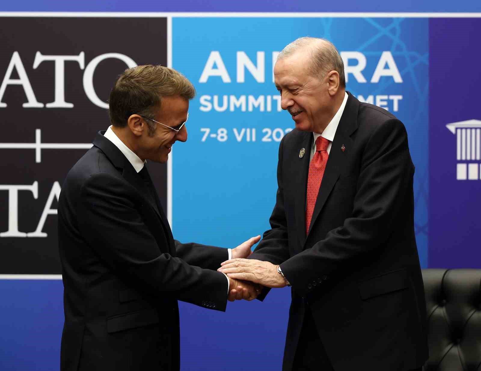 Cumhurbaşkanı Erdoğan, Macron ile görüştü