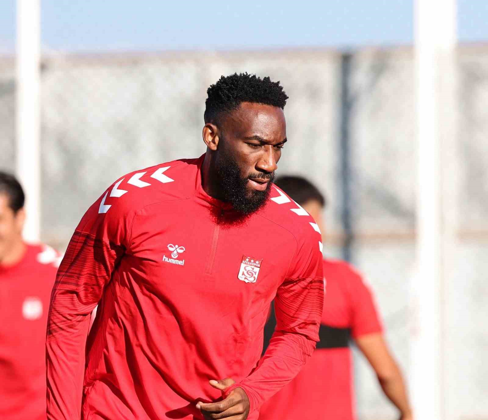 Sivasspor, Aaron Appindangoye’nin sözleşmesini yeniledi