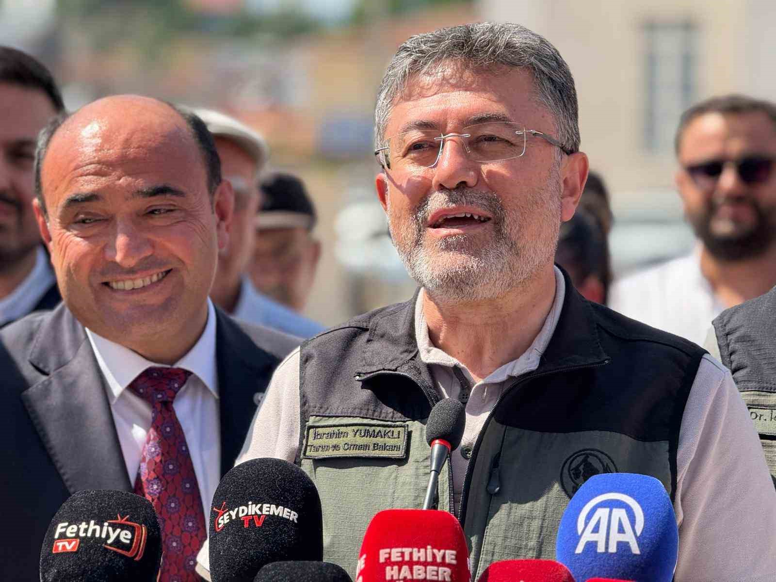 Bakan Yumaklı: "Bereketli toprakların potansiyelini daha da artıracağız"